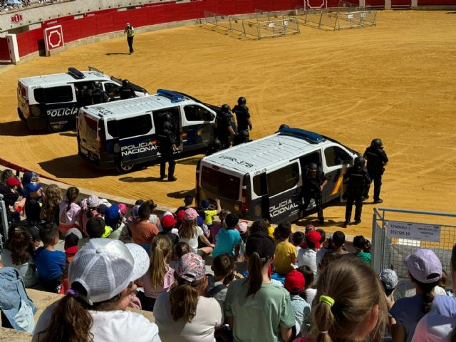 La Policía Nacional celebra en Lorca su 200 aniversario con una exhibición en el Coso de Sutullena - 4, Foto 4