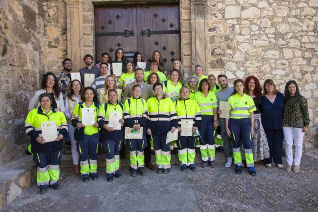 El Ayuntamiento de Caravaca y el SEF forman a 30 desempleados en jardinería y limpieza de espacios públicos - 1, Foto 1