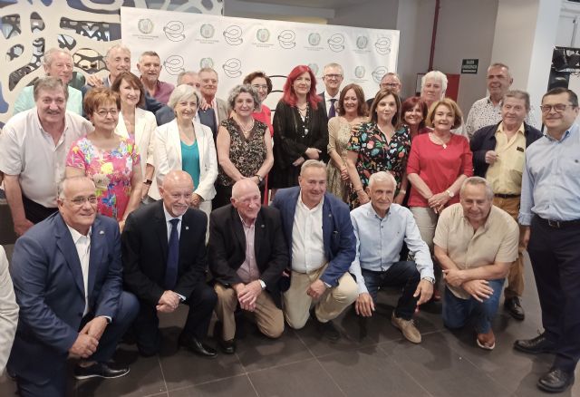 El Colegio de Enfermería homenajea a los 72 colegiados jubilados en 2023 - 1, Foto 1