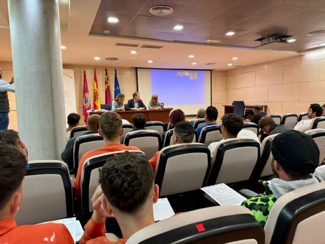 Beneficiarios de tres programas de empleo realizan más de medio centenar de mejoras en inmuebles y espacios urbanos de Lorca - 4, Foto 4