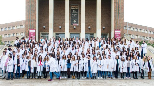 Vídeo viral: Despedida emotiva de los futuros médicos de la UMU - 5, Foto 5