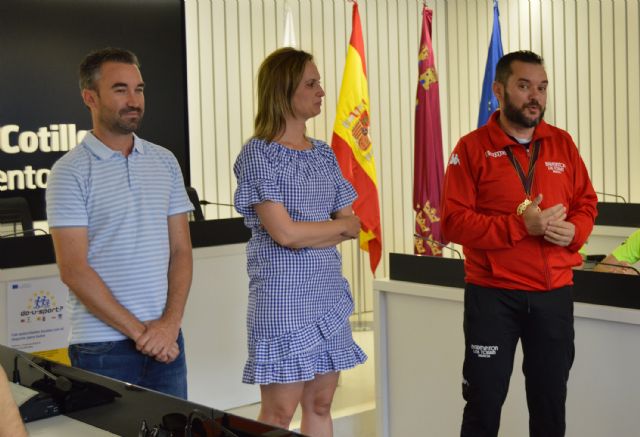 El club 'Bádminton Las Torres', homenajeado por sus 28 medallas en el campeonato regional - 2, Foto 2