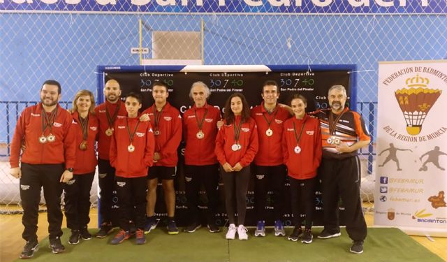 El club 'Bádminton Las Torres', homenajeado por sus 28 medallas en el campeonato regional - 3, Foto 3