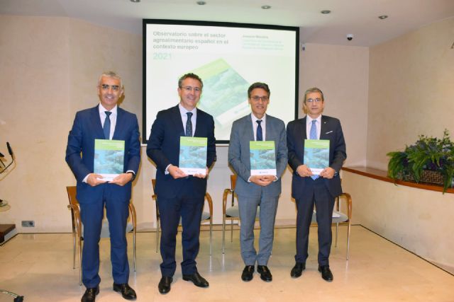 El sector agroalimentario aportó casi 100.000 millones de euros en 2021 a la economía española y generó 2,3 millones de empleos - 3, Foto 3