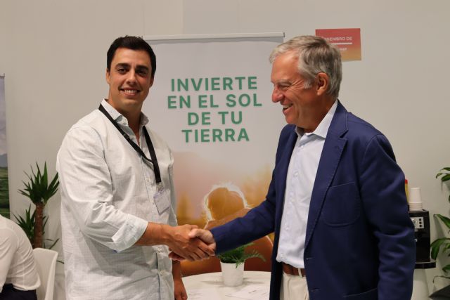 UNEF y Fundeen firman un convenio de colaboración para promover la participación ciudadana en los proyectos de energía solar - 3, Foto 3