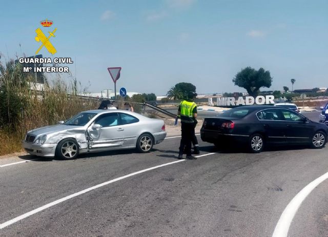 La Guardia Civil detiene al conductor de un turismo y a sus padres por intentar evadir su responsabilidad en un accidente y estafar a la compañía de seguros - 1, Foto 1