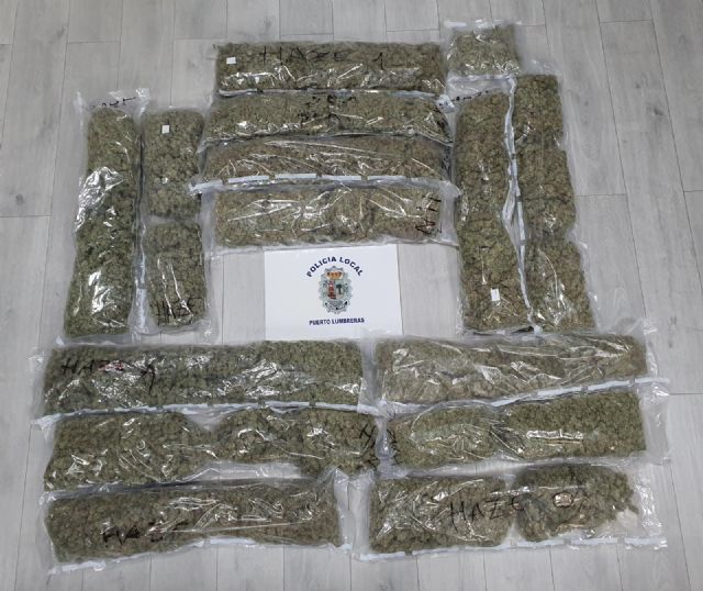 La Policía Local de Puerto Lumbreras detiene a un individuo que conducía con 25 kilogramos de marihuana - 2, Foto 2