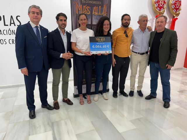 El Ayuntamiento de Murcia entrega un cheque de 6.064 euros a la Fundación Ambulancia del Deseo - 1, Foto 1