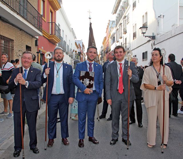 Procesiones letífica . Sevilla . Desde la iglesia parroquial de Santa Ana en el barrio de Triana partió en procesión gloriosa la imagen de la Virgen del Carmen - 5, Foto 5