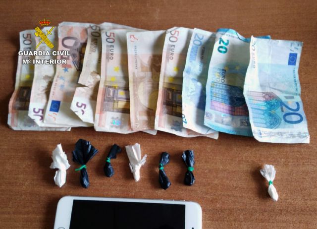 La Guardia Civil sorprende a dos personas traficando con droga en Los Narejos - 3, Foto 3