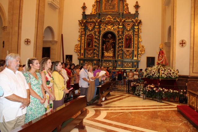 Cientos de personas acompañan a la Virgen del Cisne en su peregrinar por el casco antiguo de Lorca - 2, Foto 2