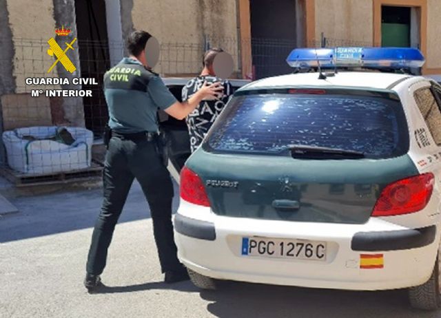 La Guardia Civil detiene en Cehegín al presunto autor de varios atracos a personas mayores - 4, Foto 4