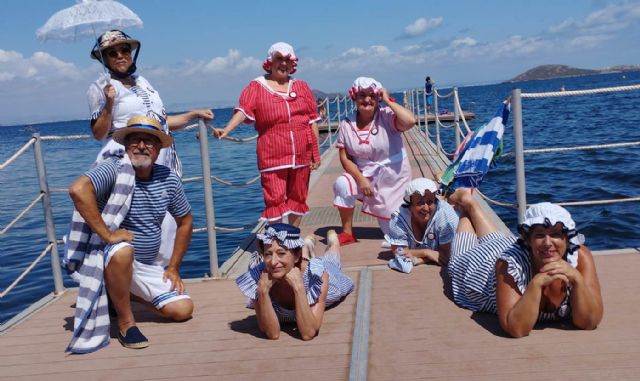 La Asociación Carmesí se da un “baño modernista” en Playa Honda - 5, Foto 5