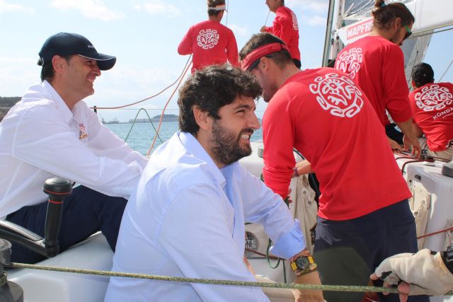 El presidente de la Comunidad asiste a la salida de la regata Caravaca Jubilar Región de Murcia, II Trofeo Punta Este - 1, Foto 1