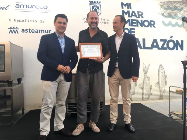 Dani Albaladejo, el popular actor murciano, se mostró orgulloso de recibir el Premio El Más Salao de la I Feria Mi Mar Menor de Salazón en San Javier - 1, Foto 1