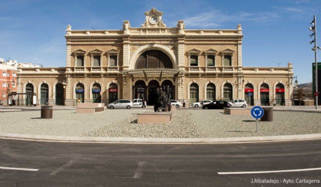 El lunes se pone en funcionamiento el servicio de trenes híbridos Alvia entre Cartagena y Madrid - 1, Foto 1