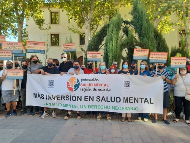 Más inversión en Salud Mental, lema de las protestas ante el Palacio de San Esteban - 1, Foto 1