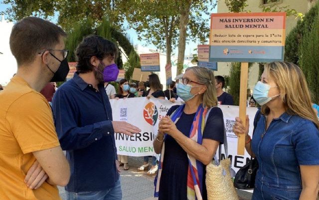 Podemos apoya las reivindicaciones de las asociaciones de salud mental a las puertas de San Esteban - 1, Foto 1