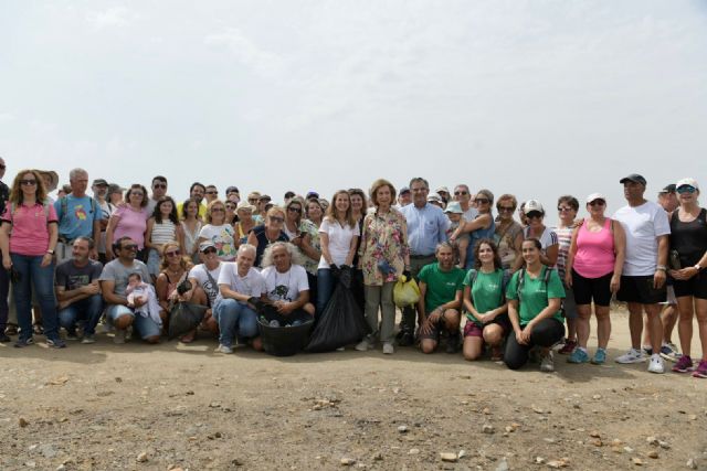 El Gobierno regional acompaña a S. M. la Reina Doña Sofía en la campaña de limpieza de entornos marinos LIBERA en San Javier - 3, Foto 3