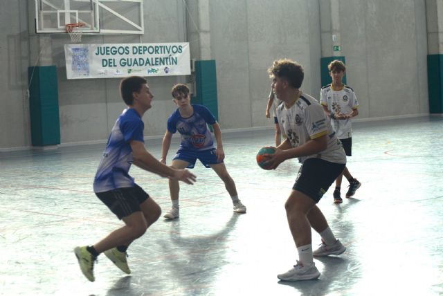 A.D. Eliocroca en cadetes y CBM Bullense en juveniles, por golaveraje, campeones del triangular de balonmano - 2, Foto 2