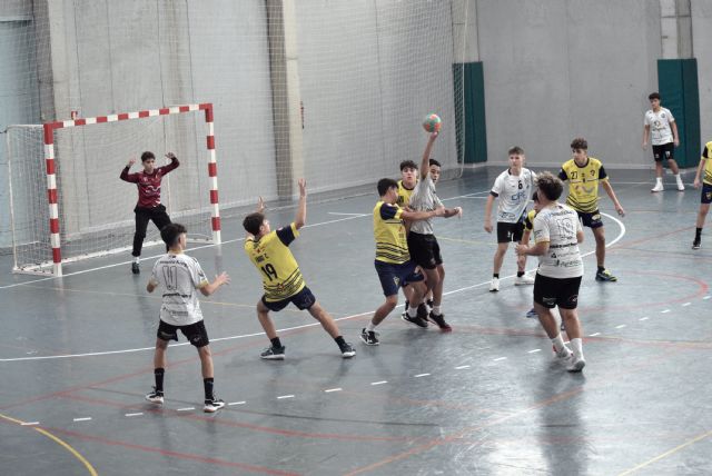 A.D. Eliocroca en cadetes y CBM Bullense en juveniles, por golaveraje, campeones del triangular de balonmano - 5, Foto 5