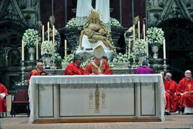 Coronación. Sevilla. LA VIRGEN DE LA PIEDAD DEL BARATILLO HA SIDO CORONADA - 1, Foto 1