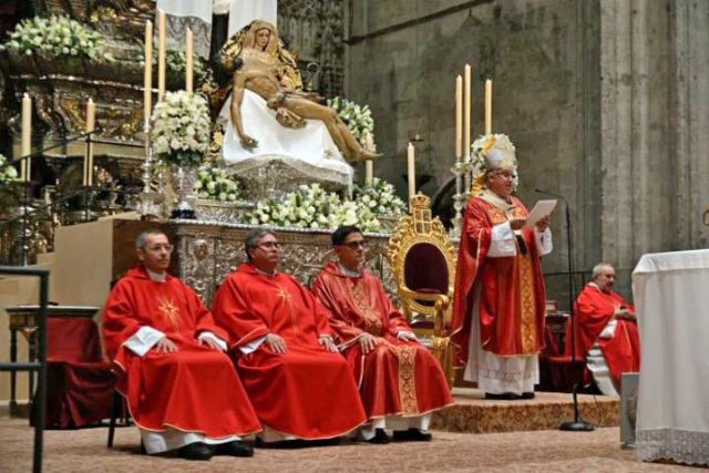 Coronación. Sevilla. LA VIRGEN DE LA PIEDAD DEL BARATILLO HA SIDO CORONADA - 3, Foto 3