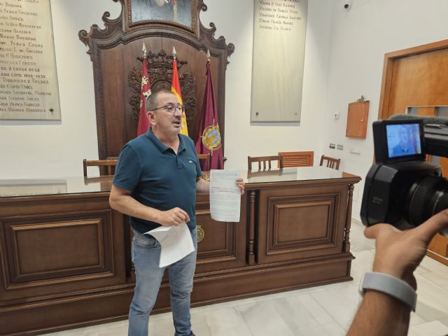 Fulgencio Gil 'despilfarra' casi 2 millones de euros en vehículos mientras niegan ayudas a colectivos y comisiones de fiestas Fulgencio Gil 'despilfarra' casi 2 millones de euros en vehículos mientras niegan ayudas a colectivos y comisiones de fiestas
