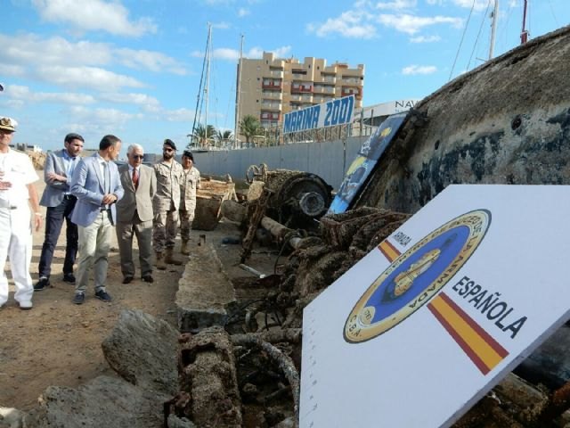 La Armada reflota y retira del fondo del Mar Menor tres embarcaciones hundidas la pasada década - 2, Foto 2