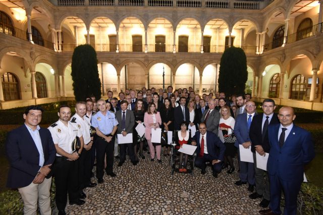 La Facultad de Derecho de la Universidad de Murcia reconoce como 'colaboradores honorarios' a profesionales que tutorizan las prácticas de los estudiantes - 1, Foto 1