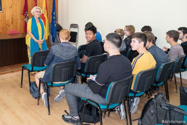 Un grupo de alumnos franceses de Erasmus + visitan y reciben una charla sobre accesibilidad universal en el Edificio de la Milagrosa - 1, Foto 1