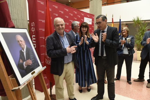 El retrato de José Manuel Palazón ya está en la Galería de Defensores Universitarios de la UMU - 1, Foto 1