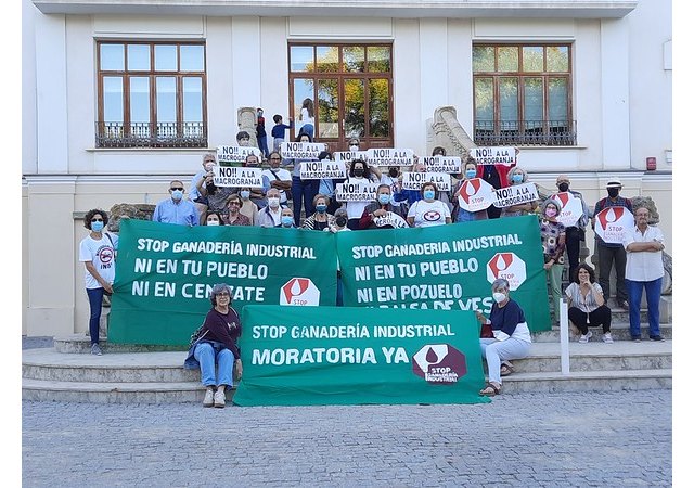 Plataformas vecinales de 70 municipios presentan solicitudes de moratoria a la ganadería industrial - 1, Foto 1