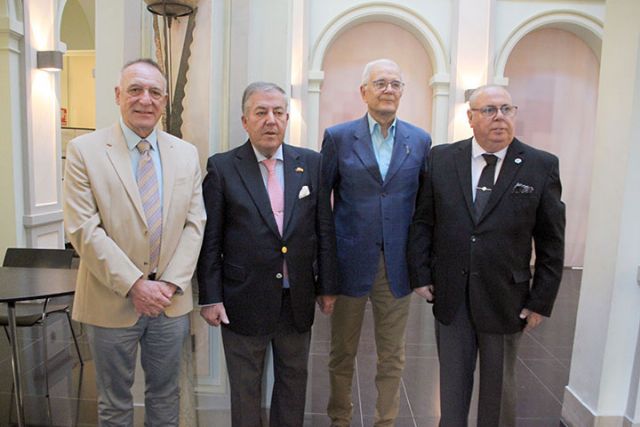 Ignacio Bidón y Vigil de Quiñones quien en una acertadísima exposición puso en valor el arte de la Diplomacia - 3, Foto 3