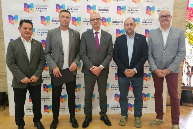 Más de 200 profesionales de la educación se dan cita en el Congreso Nacional de Escuelas Rurales en Caravaca de la Cruz Más de 200 profesionales de la educación se dan cita en el Congreso Nacional de Escuelas Rurales en Caravaca de la Cruz