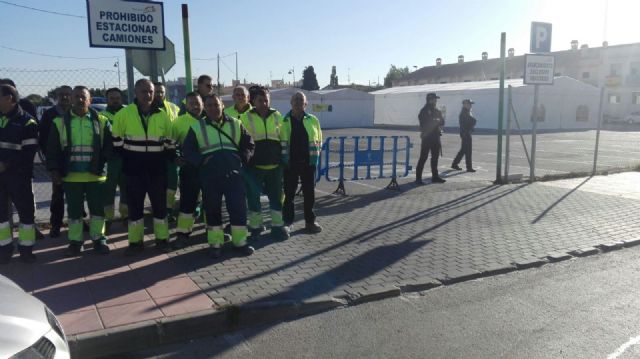 Denuncian que la alcaldesa socialista de Santomera impide a los trabajadores de ARIMESA la entrada a la inauguración en la I Feria del Empleo impulsada por el Ayuntamiento - 1, Foto 1