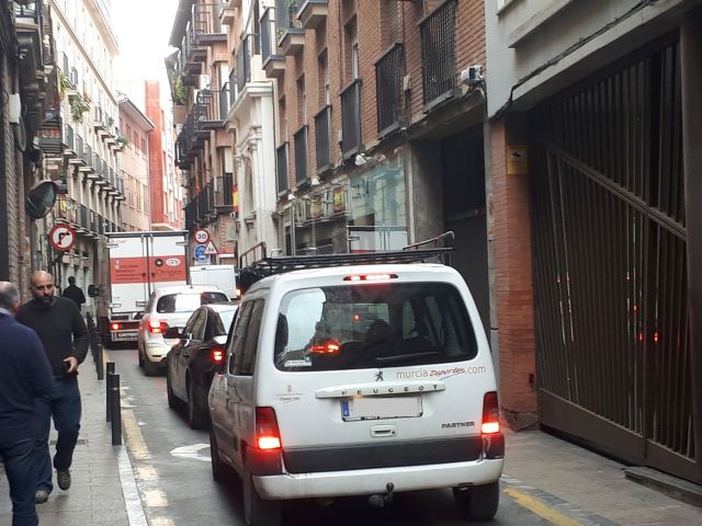 Ahora Murcia pide que se estudien alternativas a la reordenación del tráfico que ha disparado la circulación de vehículos en la estrecha Calle San Nicolás - 3, Foto 3