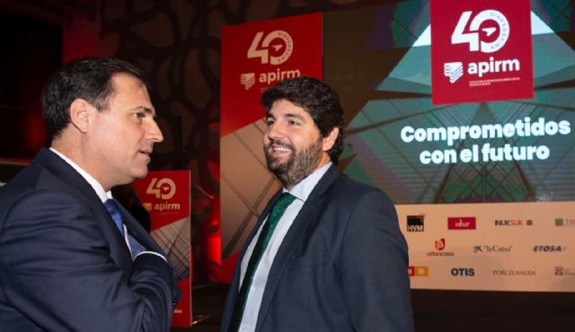 López Miras clausura el acto con motivo del 40 aniversario de APIRM - 2, Foto 2