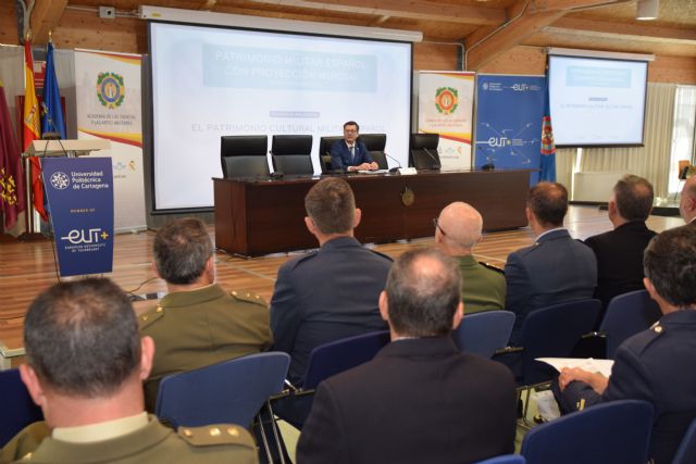 Expertos en patrimonio militar señalan en el CIM ejemplos de gestión autosuficiente de baterías y otras instalaciones castrenses - 1, Foto 1