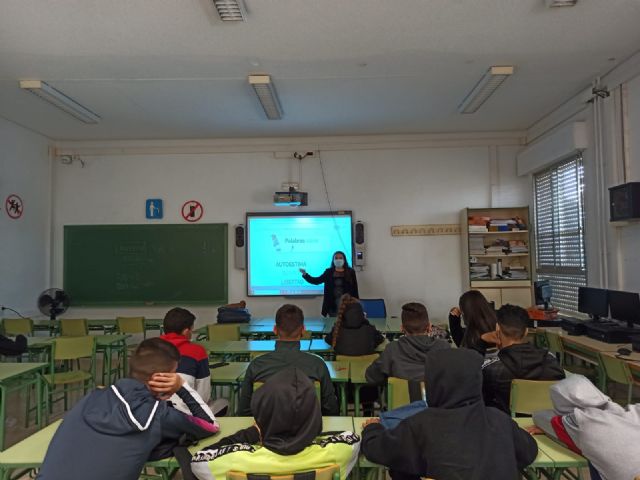 Igualdad pone en marcha su taller Amores Saludables 3.0 con personas con necesidades educativas especiales - 1, Foto 1