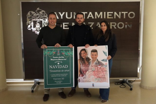 El Centro de Da de Mayores celebra la Navidad con coros, tradicin y convivencia, Foto 1