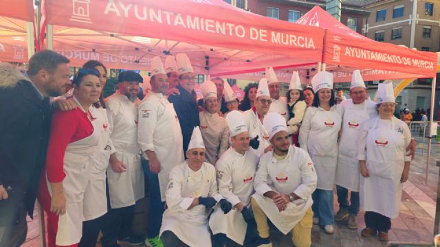 Murcia se vuelca con el Cocido y la Galleta Solidaria que recaudan más de 6.000 euros - 2, Foto 2