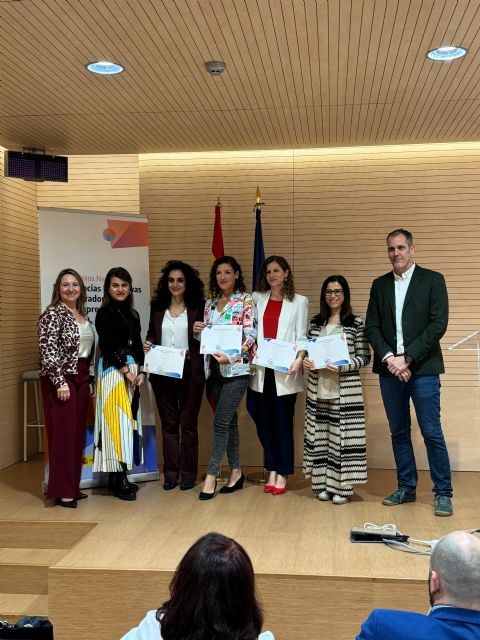 El equipo docente de Educación Infantil del CEIP Luis Costa recibe el primer premio de Experiencias Educativas - 1, Foto 1