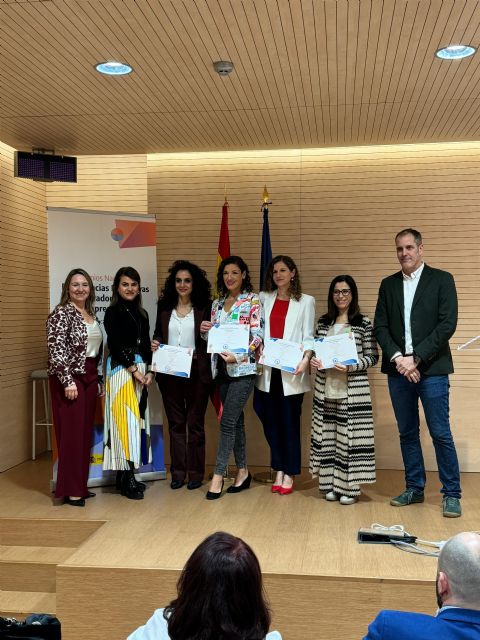 El equipo docente de Educación Infantil del CEIP Luis Costa recibe el primer premio de Experiencias Educativas - 2, Foto 2