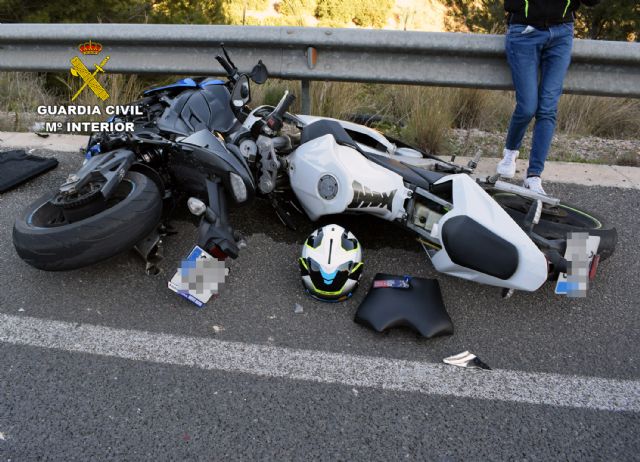 La Guardia Civil localiza en menos de cinco horas al conductor de un turismo fugado después de colisionar con dos motoristas - 1, Foto 1