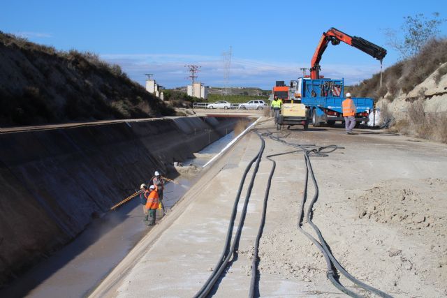 La CHS formaliza el contrato de mantenimiento y conservación de los canales del postrasvase Tajo-Segura - 1, Foto 1