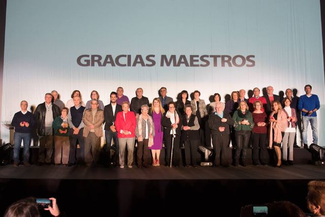 Los maestros jubilados del municipio reciben un cálido homenaje con César Bona como testigo - 5, Foto 5