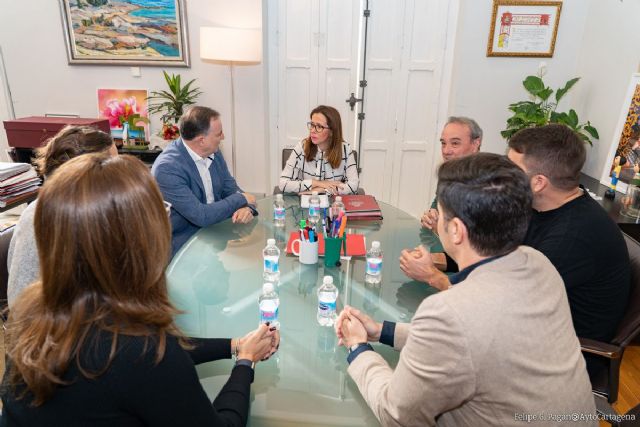 Los miembros del Colegio de Ingenieros Técnicos de Obras Públicas e Ingenieros Civiles ofrecen su ayuda al Ayuntamiento - 1, Foto 1