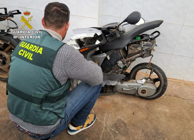 La Guardia Civil detiene, escasos minutos después del accidente, al presunto autor del grave atropello con fuga de un joven motorista - 2, Foto 2