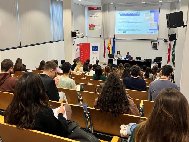 Europe Direct Región de Murcia acerca a los universitarios las oportunidades de empleo y formación en las instituciones europeas - 1, Foto 1